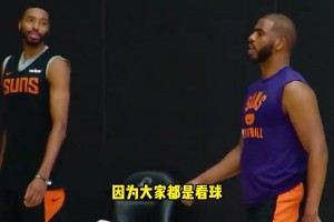 杨毅： 保罗就是我看到过的控卫里最棒的，他是最完美的核心后卫