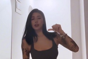 李添荣女友这身材要是没纹身那可太顶了！