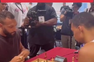 文班亚马vs戈贝尔！法国男篮国际象棋大战