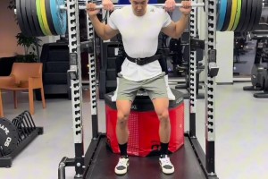 卧槽，牛X啊！曹岩这310KG深蹲什么水平？