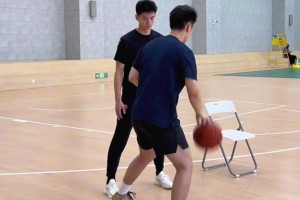 十年前刷到你就好了！炸球转身和半转身突破技巧教学