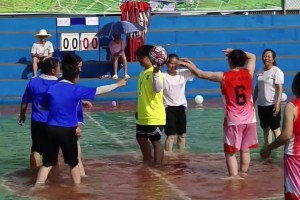 水球、蓝球、橄榄球于一体的贵州大妈球！