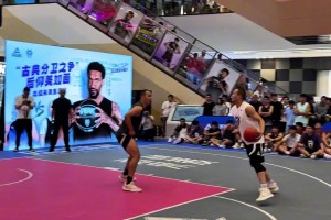 古典分卫打法！国产科蜜1v1大战国产乔蜜 后仰跳投美如画！