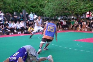 如果吧友有这11号7成运球能力 应该就能打爆野球场了把？