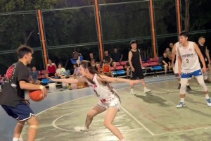 小姐姐：做热爱篮球的赤木晴子 打球7个月虽技术一般但热情满满