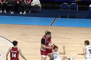 体型完全碾压！大运会，“大宝贝”刘禹彤在日本内线翻江倒海