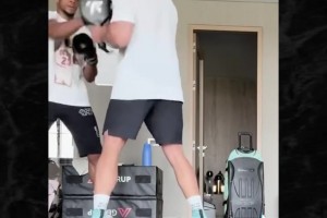 字母哥和老婆练拳击 还聘请了拳击教练 这是防身做准备？