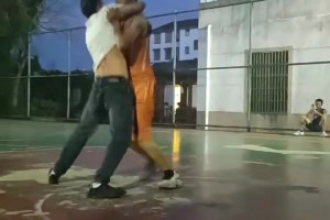 一下午球没摸一次，汗出到位了？