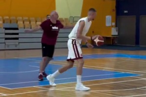 已经开始备战欧锦赛了！波尔津吉斯这状态真不错