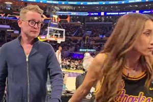 大美女哦！此前演员布兰达-宋观战湖人的季后赛