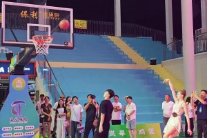 大洋马人高马大！欧洲高个女郎赤脚在1v1车轮战男士全胜！