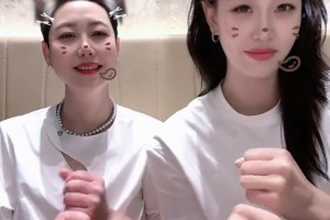 刚助中国队卫冕大运女篮金牌！唐子婷和妈妈互动可可爱爱