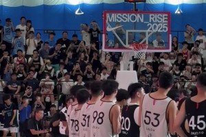 莫兰特的父亲也现身中国行，这出场动作看着太有喜感了！