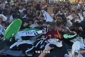 趴在车顶，签名签成流水线！欧文最疯狂、最接地气的中国行❤