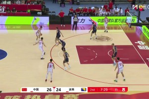 非常难啊！程帅澎强行硬解，顶着防守压哨抛投命中