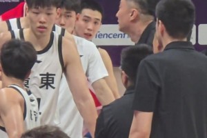 侧面特写镜头还原杜峰徐昕争执 现场观众直呼：好凶啊