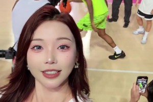 美女主播小太阳晒视频，来到了莫兰特中国行现场