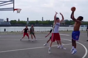 奥尼尔带你体验纯正的美国街头篮球！