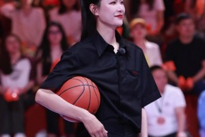 越来越熟了！许诺晒照：十年前vs十年后，变化大吗？