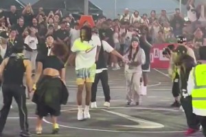 莫兰特现身菲律宾，玩得非常嗨，时不时有空接暴扣出现