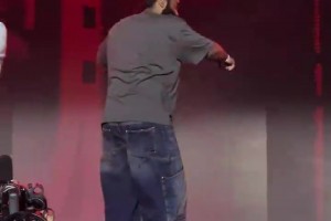 玩得也太嗨了！揽佬与哈登现场同唱《大展宏图》
