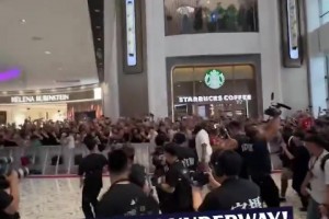 登峰造极！快船官推晒视频：中国球迷对哈登的爱太疯狂了！