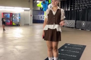 短裙白袜小甜妹！李月汝最新赛前穿搭 小宝真的越长越漂亮了！！