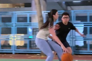 想看对抗！国产卡戴珊的肘子姐继续开战：跟我一队 我来负责得分