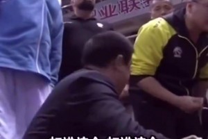 真敢说啊！闵鹿蕾执教名场面：不行奔篮去，裁判对我们有利