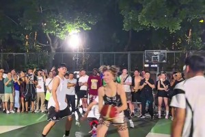 打过成年队吧？1米85的大洋马俄罗斯美女4v4到底有多强？