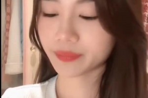 徐杰此前在直播中与女友疯狂秀恩爱，没想到如今被曝出轨等丑闻