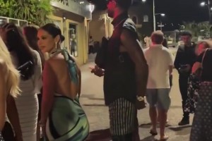 戴护膝去夜店？海外网友将保罗-乔治骂上热搜！怒批其非常不职业