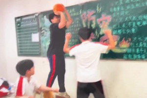 眼里都是对跳投的渴望