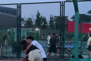小姐姐晒1v1单挑视频：如何正确跟老板（集梦会长）打球？