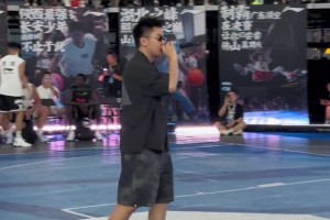 说唱歌手揽佬和吉米巴特勒一起“来财”！