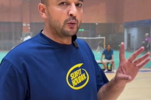 西热力江：兄弟们，我这新版的喀什步，你们还觉得走步吗？