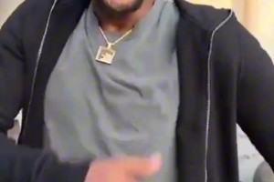 一家“詹黑”~詹姆斯被一家人模仿逗比瞬间