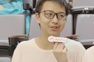 金牌导游诸鸣儿子诸暨现场观赛，揭幕战变父子“互掐”现场！