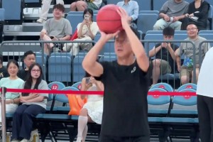 没少练啊！邓超赛前热身投篮精准