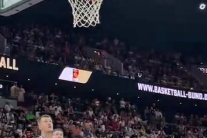 降维打击！这种球现在对约老师来说就是家常便饭……