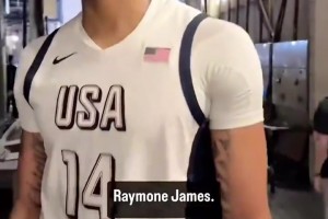 确定是真爱了！名场面！浓眉重复詹姆斯名字：他能打到45岁！