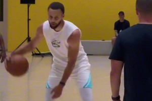 库里抵达重庆！一大早展开训练，你今年去看他吗？