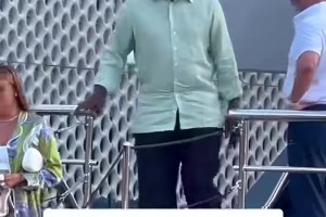 乔丹走出自己价值1.15亿的游艇，他到底有啥烦恼？