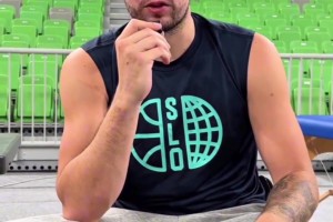 东契奇：我明天会在和英国队的比赛中复出，请为我们加油吧！