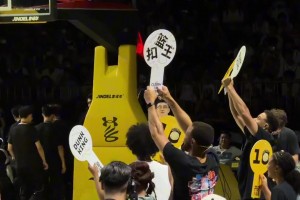 是什么让库里陷入疯狂！这就是世界级扣篮王的实力吗！！