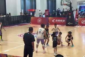 山东迷你版张子宇 一步上篮禁区无人能敌