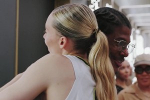 佩奇今日狂砍44分创新秀单场得分纪录！小贾、杰伦-格林、切特纷纷前来祝贺