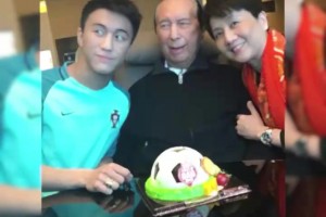 成为学生时代喜欢球队的股东！何猷君在凯尔特人内部话语权有多高