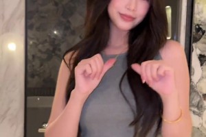 野球手老婆椰子刚生完娃，这人妻味太浓了！