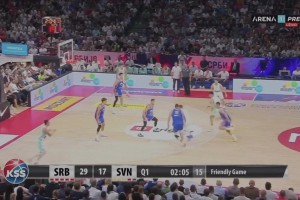 单挑塞尔维亚全队！东契奇无视多人防守，突破抛投打进还造加罚！